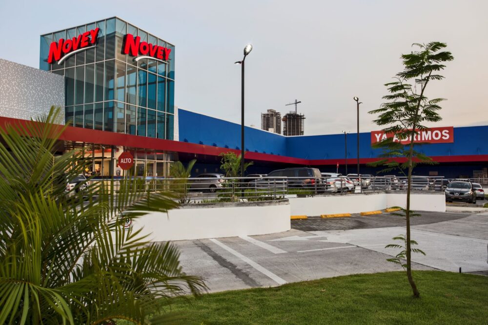 Plaza Comercial Los Ángeles